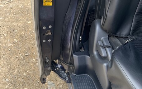 Toyota Voxy II, 2011 год, 1 850 000 рублей, 10 фотография