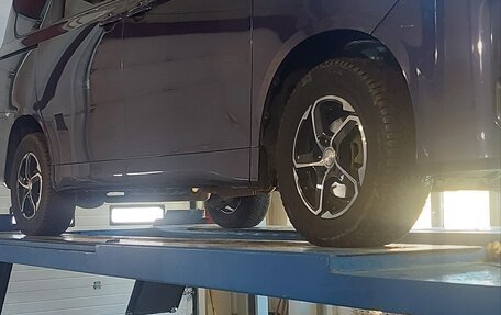 Toyota Voxy II, 2011 год, 1 850 000 рублей, 28 фотография