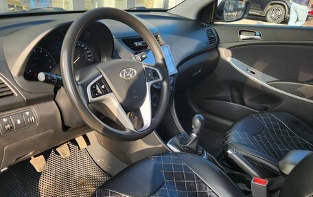 Hyundai Solaris II рестайлинг, 2012 год, 850 000 рублей, 5 фотография