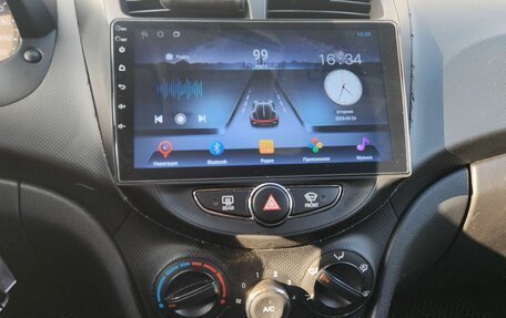 Hyundai Solaris II рестайлинг, 2012 год, 850 000 рублей, 16 фотография