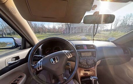 Honda Accord VII рестайлинг, 2004 год, 600 000 рублей, 9 фотография