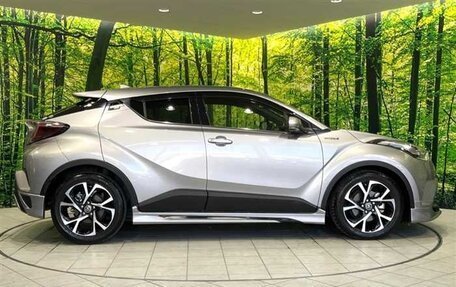 Toyota C-HR I рестайлинг, 2018 год, 1 750 000 рублей, 6 фотография