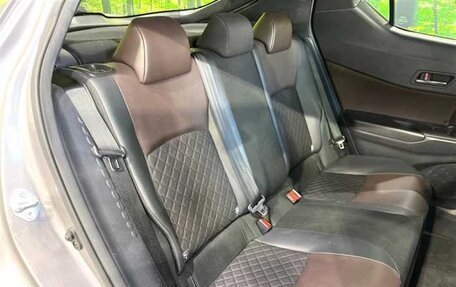 Toyota C-HR I рестайлинг, 2018 год, 1 750 000 рублей, 14 фотография