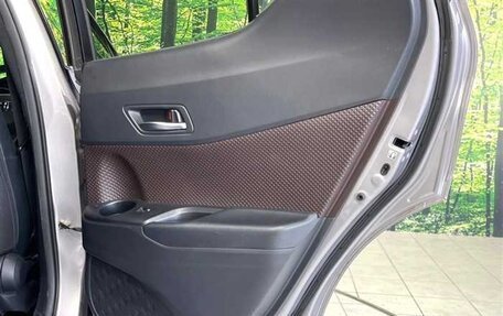 Toyota C-HR I рестайлинг, 2018 год, 1 750 000 рублей, 16 фотография