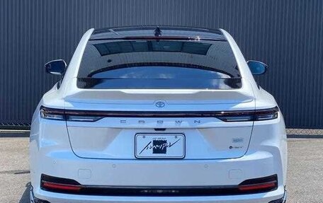 Toyota Crown, 2024 год, 5 050 000 рублей, 4 фотография