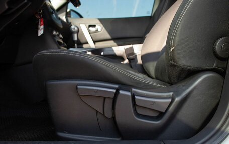 Nissan Qashqai, 2011 год, 975 000 рублей, 32 фотография