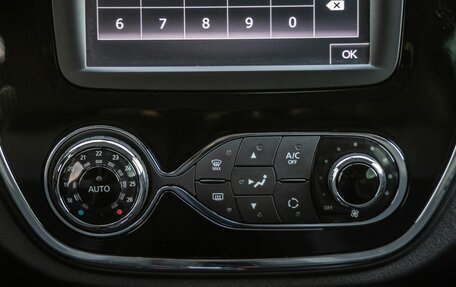 Renault Kaptur I рестайлинг, 2017 год, 1 298 000 рублей, 28 фотография