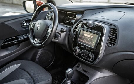 Renault Kaptur I рестайлинг, 2017 год, 1 298 000 рублей, 23 фотография