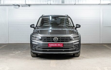 Volkswagen Tiguan II, 2021 год, 2 621 000 рублей, 3 фотография