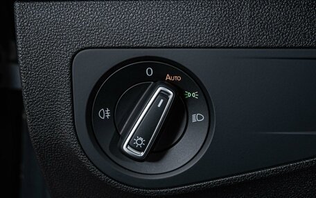 Volkswagen Tiguan II, 2021 год, 2 621 000 рублей, 15 фотография