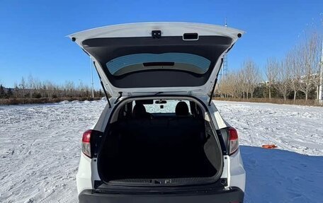 Honda Vezel, 2022 год, 1 350 000 рублей, 8 фотография