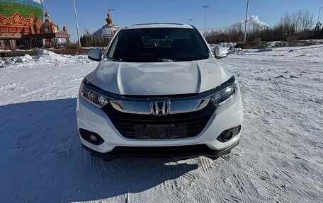 Honda Vezel, 2022 год, 1 350 000 рублей, 2 фотография