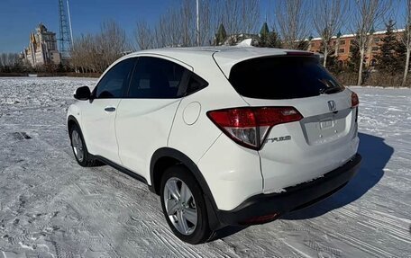 Honda Vezel, 2022 год, 1 350 000 рублей, 6 фотография