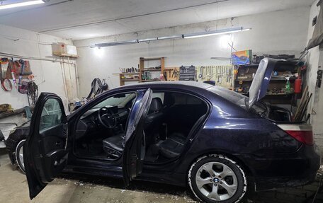 BMW 5 серия, 2004 год, 699 000 рублей, 2 фотография