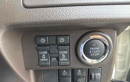 Toyota Roomy I, 2022 год, 1 020 000 рублей, 16 фотография