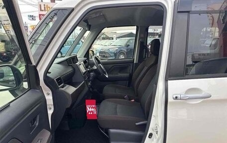 Toyota Roomy I, 2022 год, 1 020 000 рублей, 19 фотография