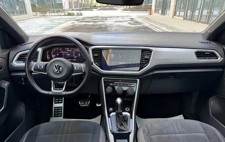 Volkswagen T-Roc I, 2023 год, 1 758 003 рублей, 8 фотография