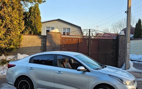 KIA Rio III рестайлинг, 2017 год, 800 000 рублей, 1 фотография