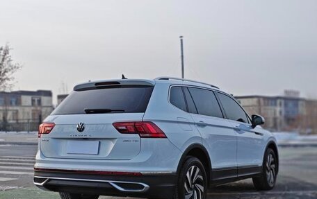 Volkswagen Tiguan II, 2022 год, 2 362 003 рублей, 3 фотография