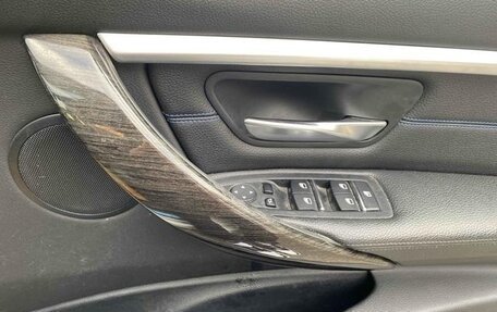 BMW 3 серия, 2018 год, 1 350 000 рублей, 14 фотография