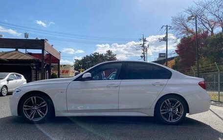 BMW 3 серия, 2018 год, 1 350 000 рублей, 9 фотография