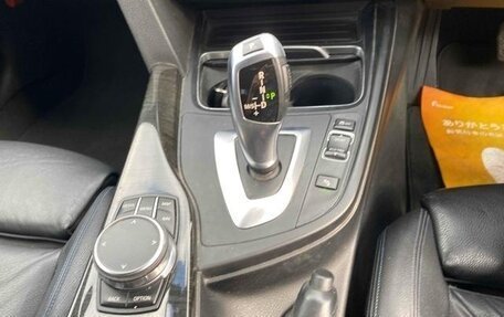 BMW 3 серия, 2018 год, 1 350 000 рублей, 13 фотография