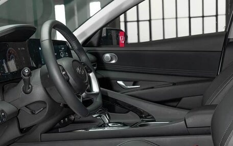 Hyundai Elantra, 2023 год, 1 320 000 рублей, 9 фотография