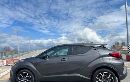 Toyota C-HR I рестайлинг, 2017 год, 2 140 000 рублей, 6 фотография