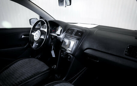 Volkswagen Polo VI (EU Market), 2011 год, 600 000 рублей, 16 фотография