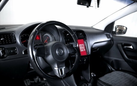 Volkswagen Polo VI (EU Market), 2011 год, 600 000 рублей, 12 фотография