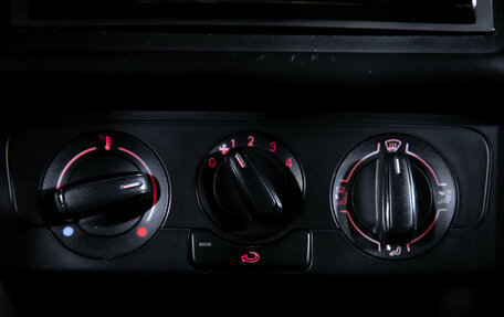 Volkswagen Polo VI (EU Market), 2011 год, 600 000 рублей, 22 фотография