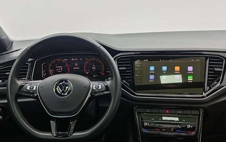 Volkswagen T-Roc I, 2022 год, 1 515 000 рублей, 12 фотография