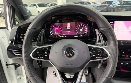 Volkswagen Golf VIII, 2023 год, 1 820 000 рублей, 11 фотография