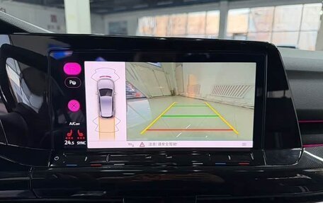 Volkswagen Golf VIII, 2023 год, 1 820 000 рублей, 13 фотография