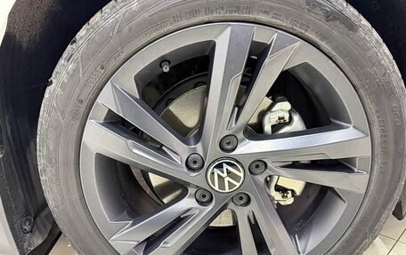 Volkswagen Golf VIII, 2023 год, 1 820 000 рублей, 21 фотография
