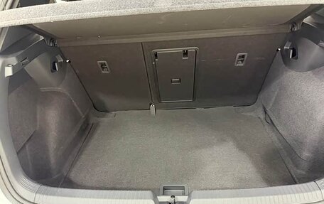 Volkswagen Golf VIII, 2023 год, 1 820 000 рублей, 19 фотография