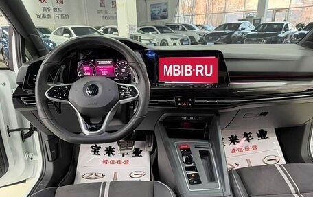 Volkswagen Golf VIII, 2023 год, 1 820 000 рублей, 18 фотография