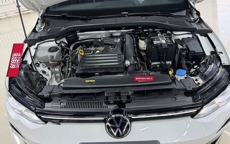 Volkswagen Golf VIII, 2023 год, 1 820 000 рублей, 22 фотография