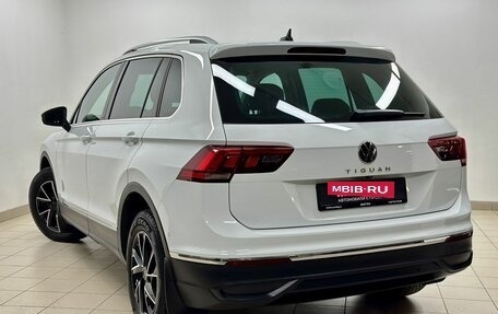 Volkswagen Tiguan II, 2021 год, 2 998 000 рублей, 4 фотография