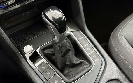 Volkswagen Tiguan II, 2021 год, 2 998 000 рублей, 17 фотография