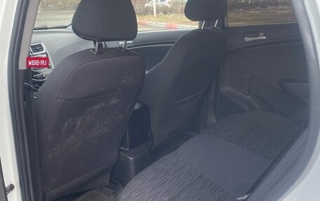 Hyundai Solaris II рестайлинг, 2015 год, 800 000 рублей, 6 фотография