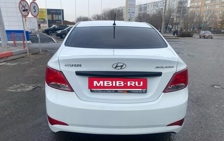 Hyundai Solaris II рестайлинг, 2015 год, 800 000 рублей, 4 фотография