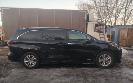 Toyota Sienna, 2021 год, 4 200 000 рублей, 3 фотография