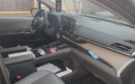 Toyota Sienna, 2021 год, 4 200 000 рублей, 6 фотография