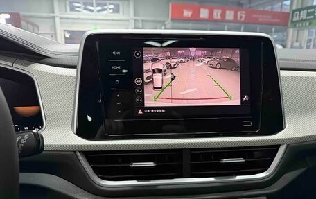 Volkswagen T-Roc I, 2023 год, 1 620 000 рублей, 12 фотография