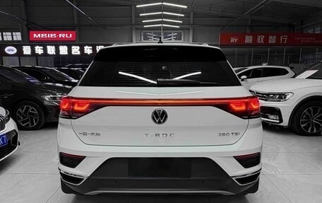 Volkswagen T-Roc I, 2023 год, 1 620 000 рублей, 5 фотография