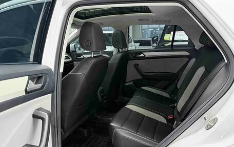 Volkswagen T-Roc I, 2023 год, 1 620 000 рублей, 14 фотография