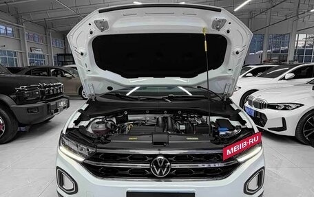 Volkswagen T-Roc I, 2023 год, 1 620 000 рублей, 19 фотография