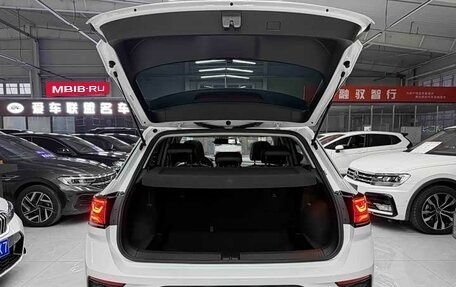 Volkswagen T-Roc I, 2023 год, 1 620 000 рублей, 18 фотография