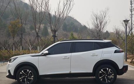 Peugeot 2008 II, 2022 год, 1 410 000 рублей, 7 фотография